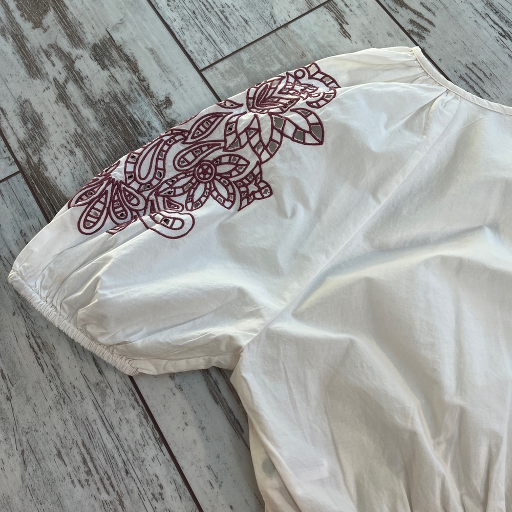 Universal Thread NWT Embroidered Balloon Sleeve Blouse - Small - Picture 5 of 14